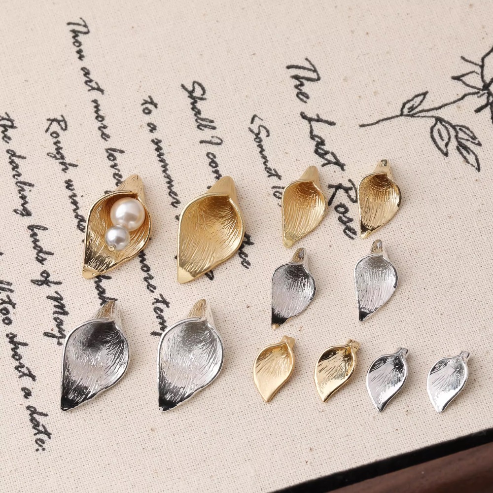 Musical Instrument Jewelry - 4 szt. Drobne płatki rogu kwiatowe